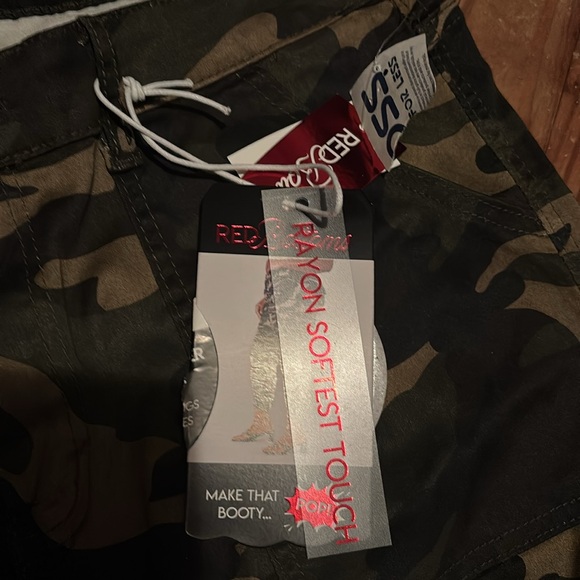 NWT Red Bottoms Camo Pants - Picture 3 of 6